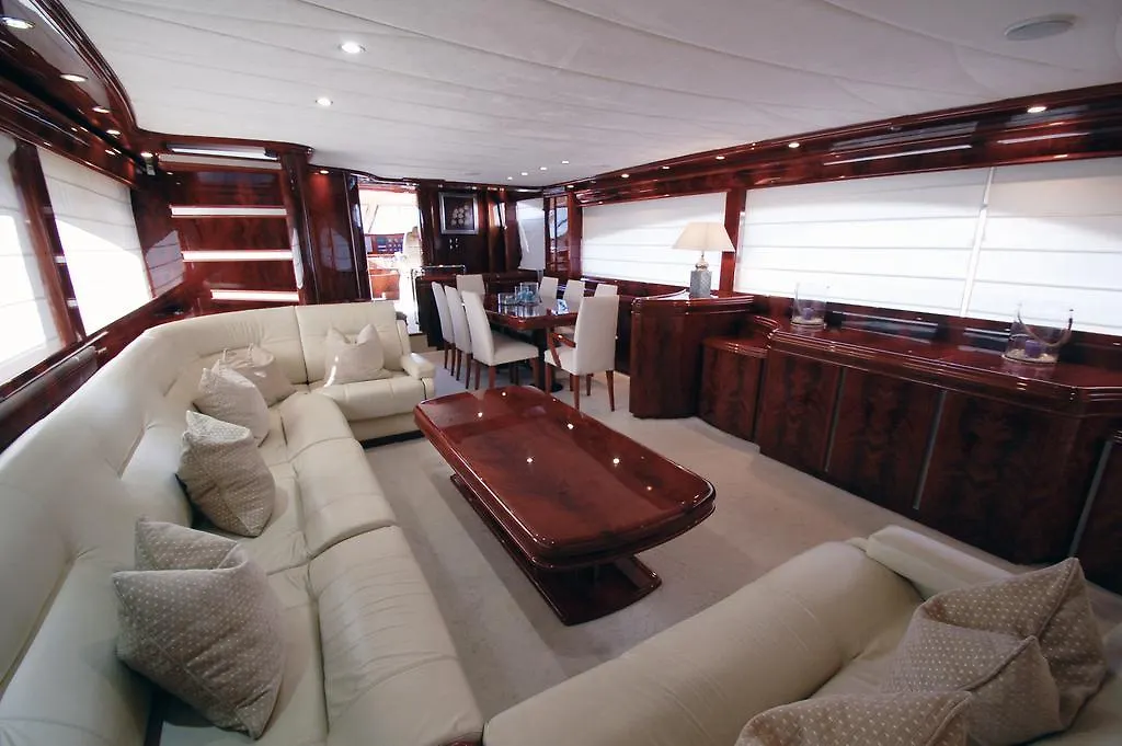 Motor Yacht Dandy Hotel Barcelona