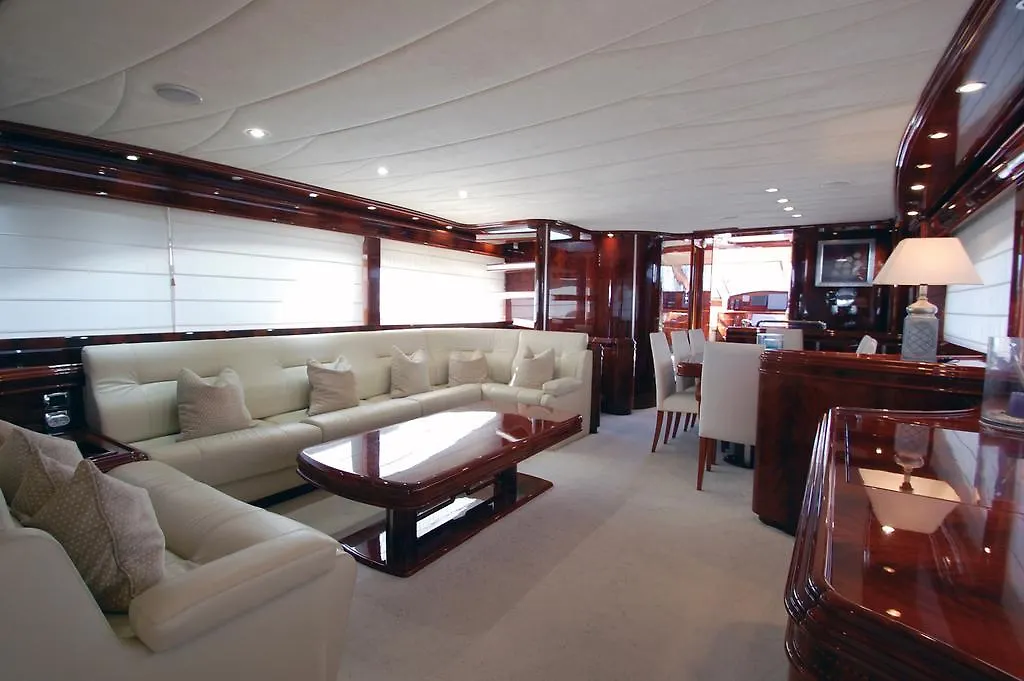 Motor Yacht Dandy Hotel Barcelona Botel