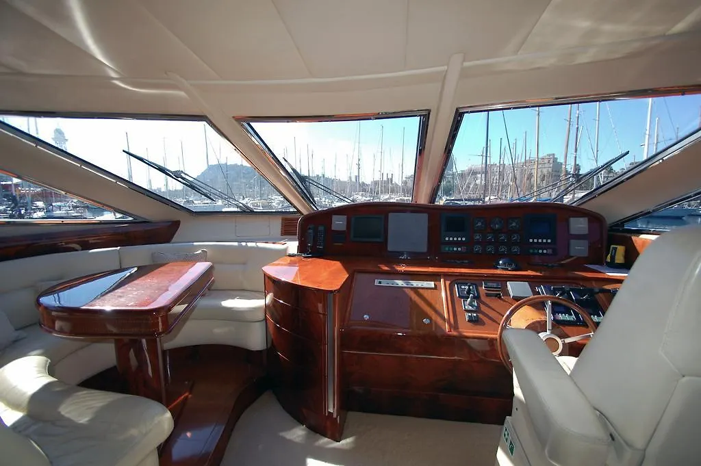 Motor Yacht Dandy Hotel Barcelona