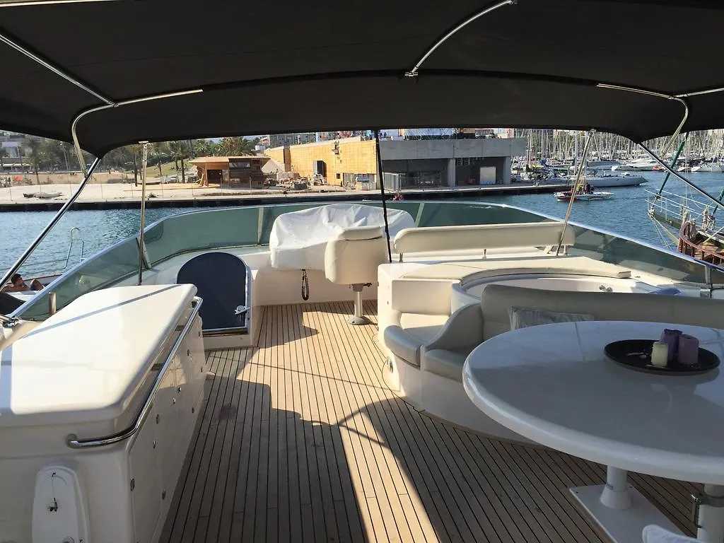Motor Yacht Dandy Hotel Barcelona 3*,