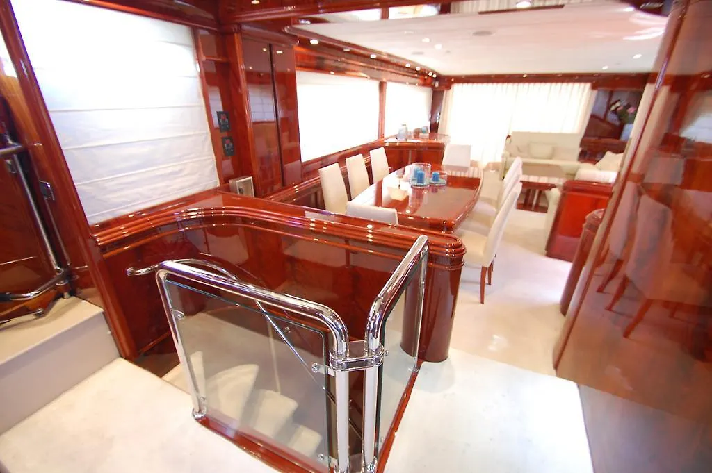 Motor Yacht Dandy Hotel Barcelona Botel